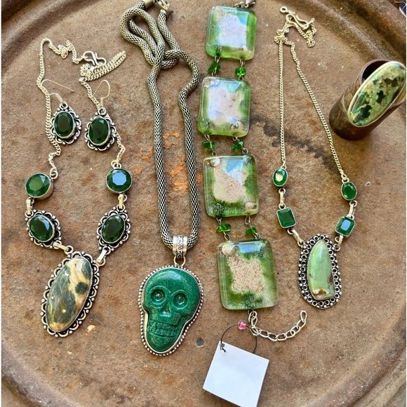 Assorted Vintage special 2 pc. Set Sterling HOLD Skull, Necklace+GRN Bracelet - Picture 2 of 5